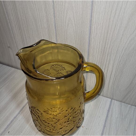 Vtg Amber Glass Pitcher With Intricate Flower Detail Retro Yellow - Picture 2 of 5